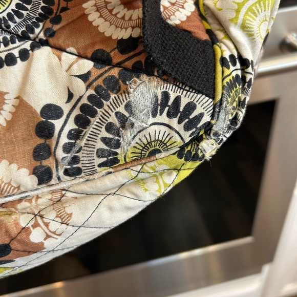 Vera Bradley Black and Green Patterned Backpack, very slight wear, overall GUC - Picture 7 of 11